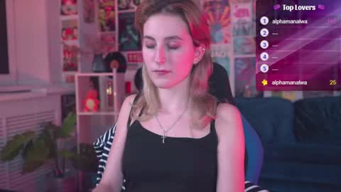 Snapshot of luxrayi chatting on February 20, 2025, 12:08 am Ray online show from February 20, 2025, 12:08 am