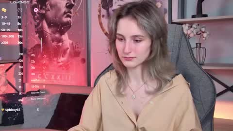 Snapshot of luxrayi chatting on October 8, 2025, 6:05 pm Ray online show from October 8, 2025, 6:05 pm