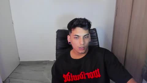 Snapshot of luxrx chatting on July 8, 2026, 6:56 pm luxrx online show from July 8, 2026, 6:56 pm