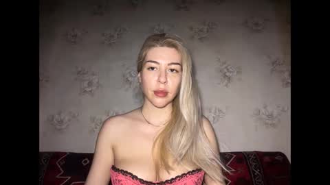 Snapshot of luxsonyastar chatting on May 16, 2026, 8:07 pm LuxSonyaStar online show from May 16, 2026, 8:07 pm