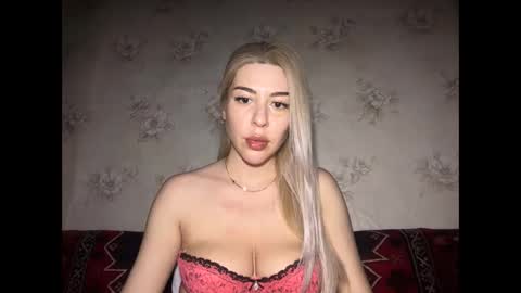 Snapshot of luxsonyastar chatting on May 18, 2026, 7:52 pm LuxSonyaStar online show from May 18, 2026, 7:52 pm
