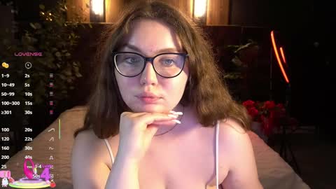 Snapshot of luxsopphia_ chatting on June 6, 2026, 12:32 pm luxsopphia_ online show from June 6, 2026, 12:32 pm
