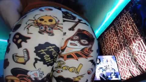 Snapshot of luxuriousuburbawife chatting on October 28, 2025, 3:04 pm luxuriousuburbawife online show from October 28, 2025, 3:04 pm