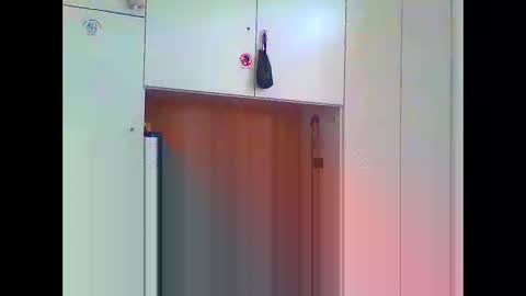 luxx72boy online show from April 18, 2026, 9:13 am