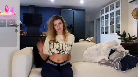 Snapshot of luxymin chatting on February 20, 2025, 8:36 pm Luxymin online show from February 20, 2025, 8:36 pm