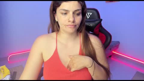 Snapshot of luz_gomez chatting on December 23, 2024, 2:56 am Luz Gomez online show from December 23, 2024, 2:56 am