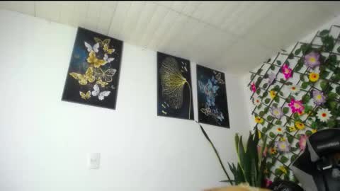 luzcastillo07 online show from October 21, 2025, 5:52 am