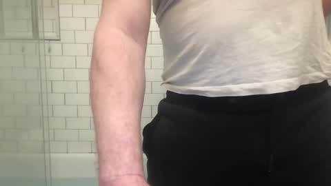 lvguynextdoor440656 online show from February 6, 2026, 2:38 am