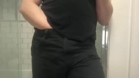 lvguynextdoor440656 online show from March 9, 2026, 10:25 pm