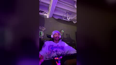 Snapshot of lxrdhxkvgemvsterjuice chatting on May 1, 2026, 2:43 pm lxrdhxkvgemvsterjuice online show from May 1, 2026, 2:43 pm