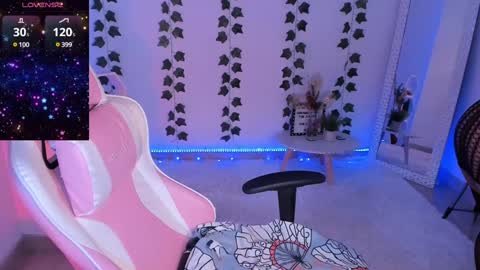 Snapshot of lya__ chatting on December 23, 2024, 8:57 pm Onlyfans Lya 02 online show from December 23, 2024, 8:57 pm