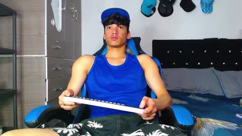 Lyam online show from March 5, 2026, 7:54 pm