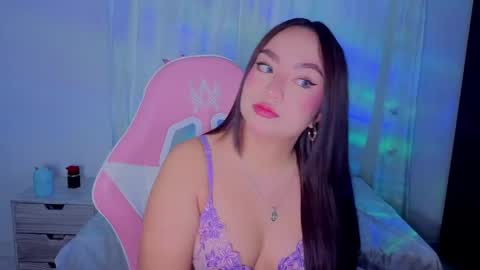 lyavalmont online show from May 19, 2026, 10:49 pm