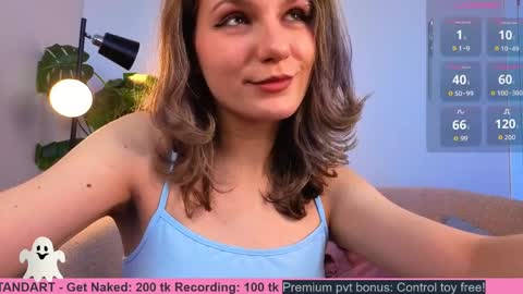 lychee__chan online show from April 8, 2026, 1:44 pm