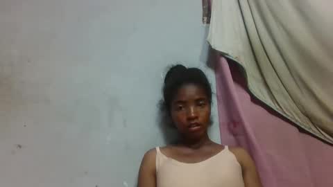 lydie856696 online show from April 19, 2026, 5:12 pm