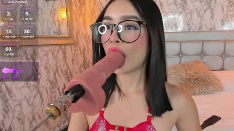 Lyen Rae  online show from December 19, 2024, 11:14 pm