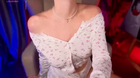 simply Eliza  online show from September 22, 2025, 3:25 pm