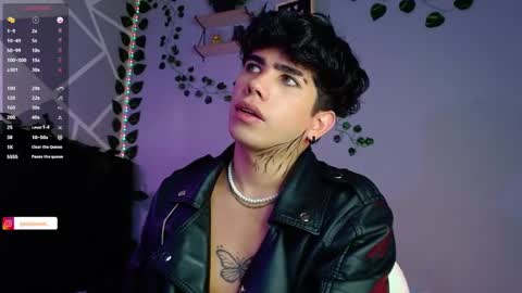 Lyle Bennett Freelance Model online show from December 2, 2024, 1:46 pm