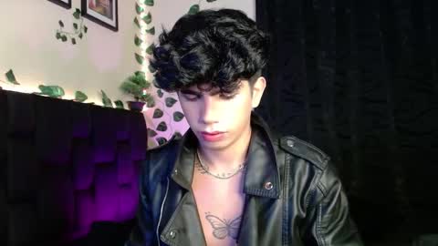 Lyle Bennett Freelance Model online show from January 30, 2025, 10:19 am