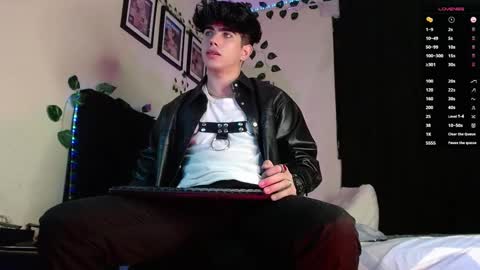 Lyle Bennett Freelance Model online show from March 4, 2025, 10:57 am