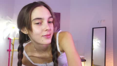 Snapshot of lyly_loveyou chatting on December 14, 2024, 5:40 am Lyly online show from December 14, 2024, 5:40 am