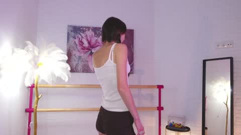 Snapshot of lyly_loveyou chatting on January 7, 2025, 5:43 am Lyly online show from January 7, 2025, 5:43 am