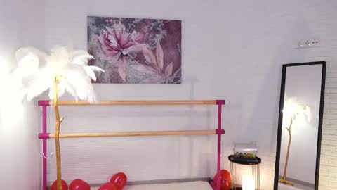 Snapshot of lyly_loveyou chatting on February 11, 2025, 5:37 am Lyly online show from February 11, 2025, 5:37 am