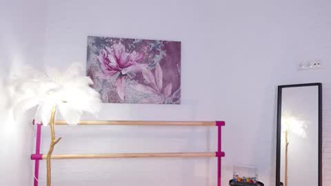 Snapshot of lyly_loveyou chatting on February 17, 2025, 5:25 am Lyly online show from February 17, 2025, 5:25 am