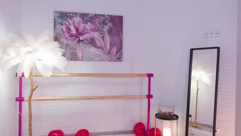 Snapshot of lyly_loveyou chatting on February 17, 2025, 9:46 am Lyly online show from February 17, 2025, 9:46 am