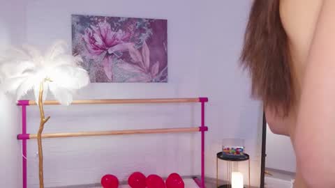 Snapshot of lyly_loveyou chatting on February 21, 2025, 5:35 am Lyly online show from February 21, 2025, 5:35 am