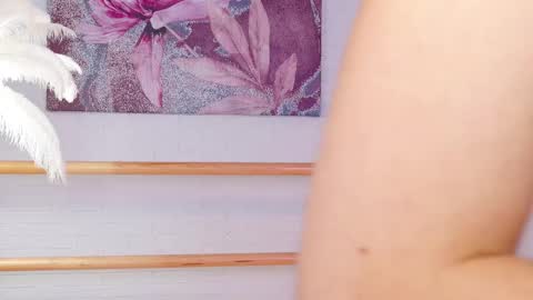Snapshot of lyly_loveyou chatting on March 1, 2025, 8:45 am Lyly online show from March 1, 2025, 8:45 am