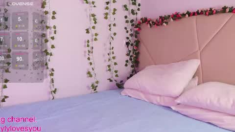Snapshot of lyly_loveyou chatting on September 16, 2025, 5:41 am Lyly online show from September 16, 2025, 5:41 am