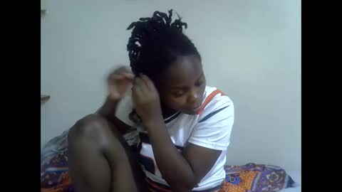 lyn_anna online show from February 28, 2026, 8:21 pm