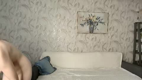 Snapshot of lynafrost chatting on July 7, 2026, 7:23 am LynaFrost online show from July 7, 2026, 7:23 am