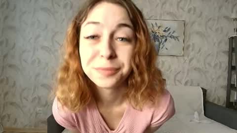 Snapshot of lynafrost chatting on July 19, 2026, 5:22 am LynaFrost online show from July 19, 2026, 5:22 am