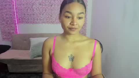 Snapshot of lynda_bonnie chatting on June 23, 2026, 1:53 pm lynda_bonnie online show from June 23, 2026, 1:53 pm
