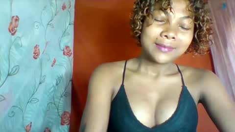 lyndah19 online show from January 19, 2026, 9:35 am