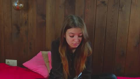 Snapshot of lyndsaymcghan chatting on September 25, 2025, 8:07 am Nancy online show from September 25, 2025, 8:07 am