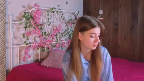 Snapshot of lyndsaymcghan chatting on October 7, 2025, 7:11 pm Nancy online show from October 7, 2025, 7:11 pm