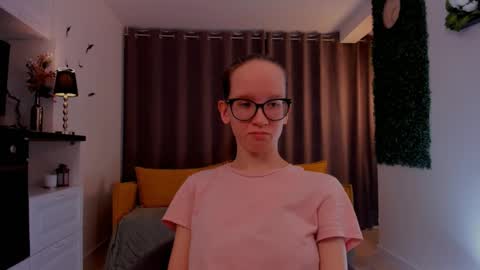 Sara online show from March 1, 2025, 7:26 pm