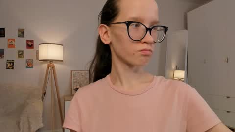 Sara online show from March 11, 2025, 1:26 am