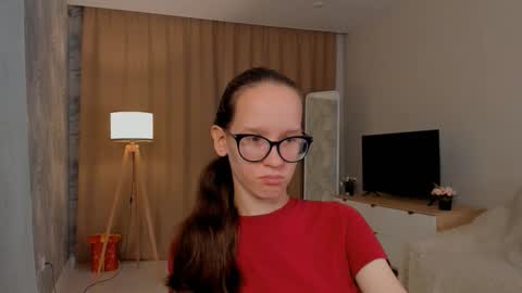 Sara online show from September 17, 2025, 4:19 pm