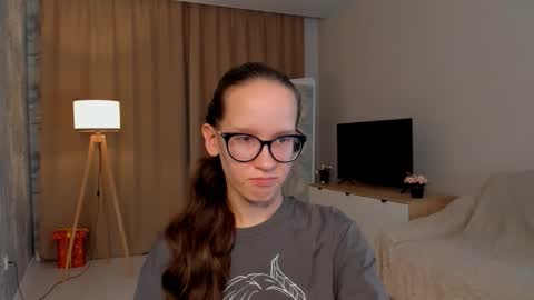 Sara online show from September 23, 2025, 4:10 pm