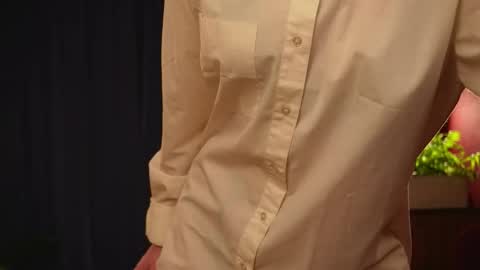 Snapshot of lynn_feline chatting on October 7, 2025, 3:58 am Lynn online show from October 7, 2025, 3:58 am