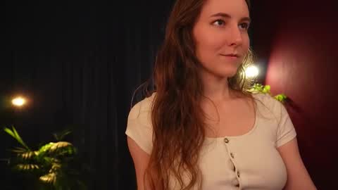 Snapshot of lynn_feline chatting on October 14, 2025, 3:29 am Lynn online show from October 14, 2025, 3:29 am