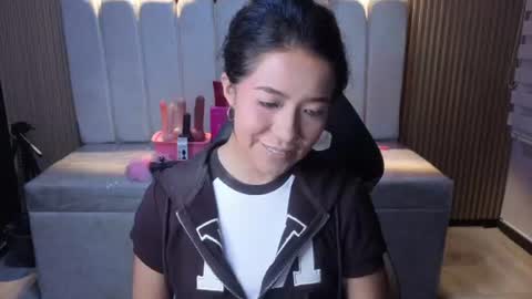 Snapshot of lynn_turner_ chatting on July 23, 2026, 1:09 pm lynn_turner_ online show from July 23, 2026, 1:09 pm