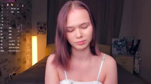 Cozy Lynns room online show from January 18, 2026, 9:02 am