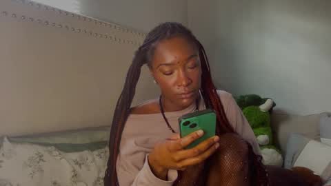 IVYGold online show from December 12, 2024, 7:26 pm