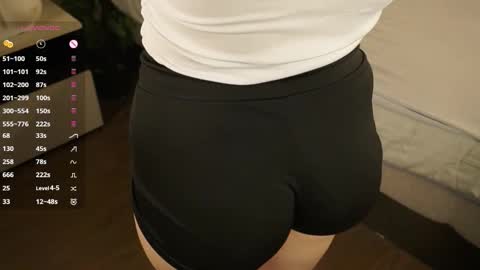 Lola online show from October 27, 2025, 5:22 am