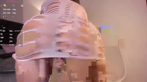 Snapshot of lynnsam_ chatting on May 5, 2026, 1:35 am lynnsam_ online show from May 5, 2026, 1:35 am